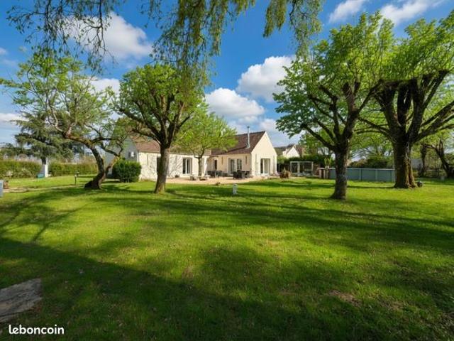 Vente | Maison | 8p | 5ch | 241 m² | Égreville | Expo Est/Nord/Ouest/Sud | Terrasse