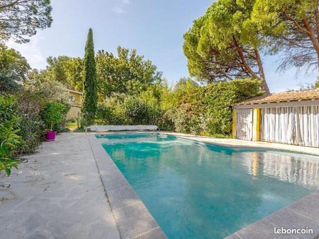 Vente | Maison | 8p | 6ch | 245 m² | Pujaut | Expo Sud | Terrasse · Balcon · Jardin · Piscine