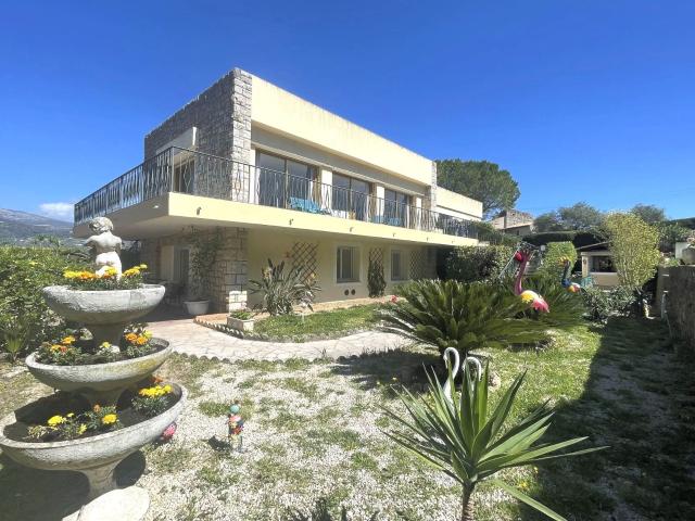 vente maison 9 Pièce s 255m² Peymeinade