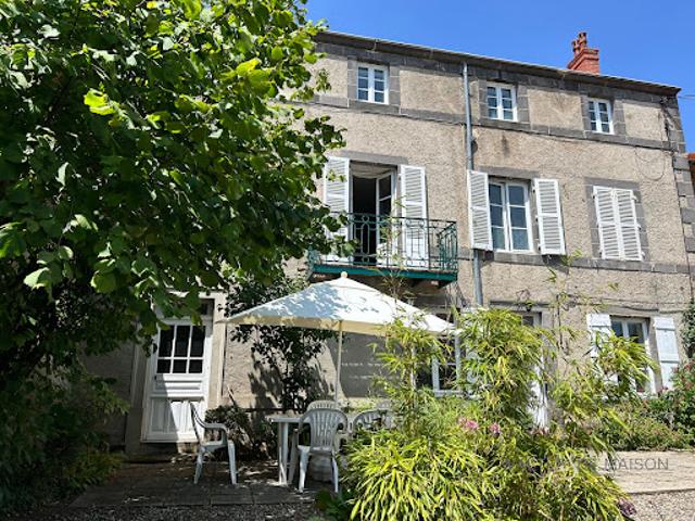 Vente Maison 9 pièces 244 m2 Prompsat