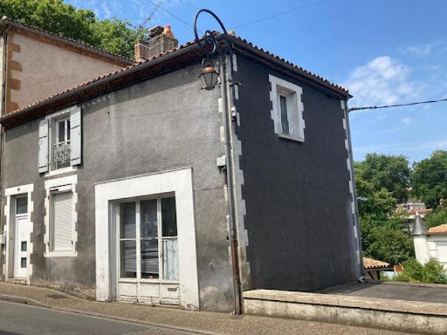Vente Maison 9 pièces 104 m2 Confolens