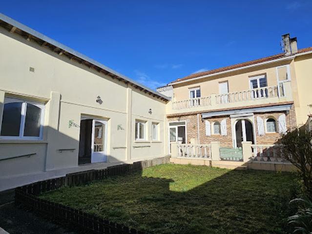 Vente Maison 9 pièces 107 m2 Lavelanet