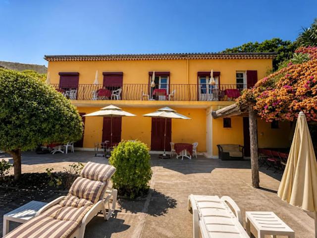 Vente Maison 9 pièces 126 m2 Hyeres