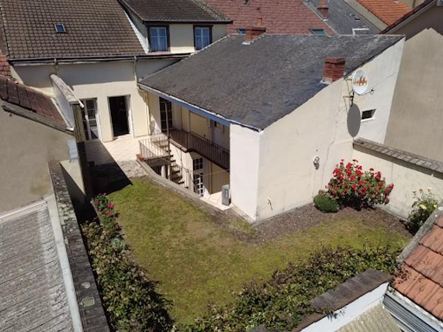 Vente Maison 9 pièces 137.1 m2 Commentry