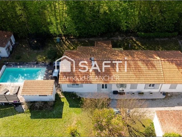 Vente Maison 9 pièces 159 m2 Angouleme