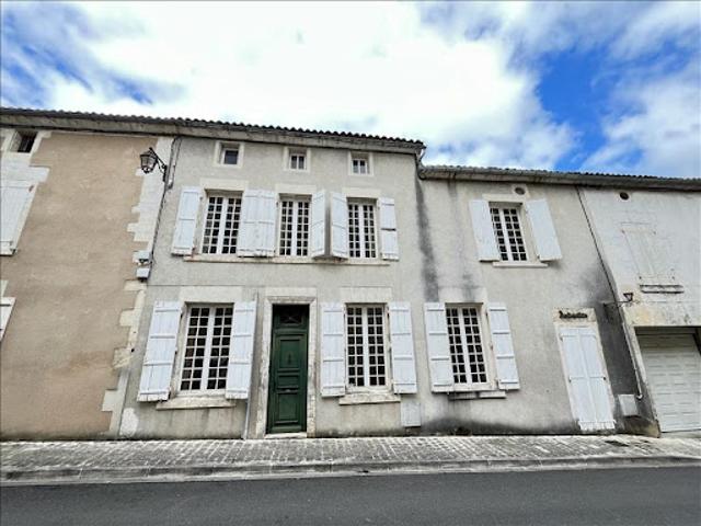 Vente Maison 9 pièces 159 m2 Barbezieux Saint Hilaire