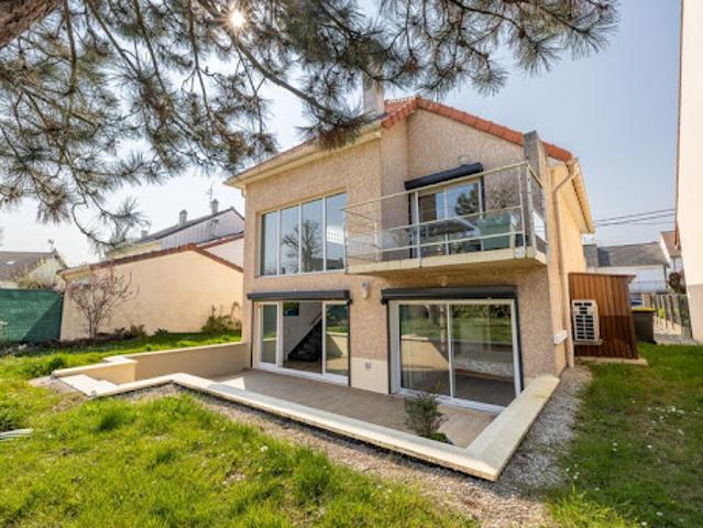 Vente Maison 9 pièces 153 m2 Sainte genevieve des bois