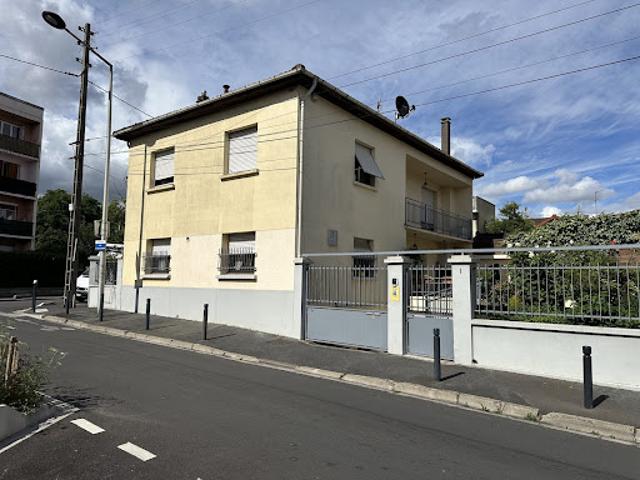 Vente Maison 9 pièces 178 m2 Saint Denis