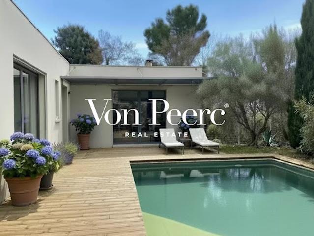 Vente Maison 9 pièces 180 m2 Villeneuve les avignon