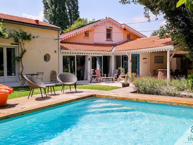Vente Maison 9 pièces 182 m2 Angouleme