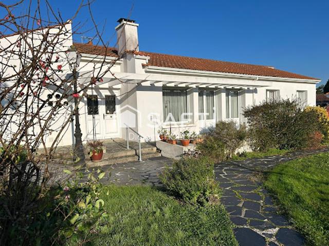 Vente Maison 9 pièces 183 m2 Beauvoir sur Mer