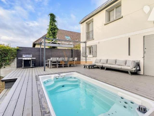 Vente Maison 9 pièces 196 m2 Montfermeil