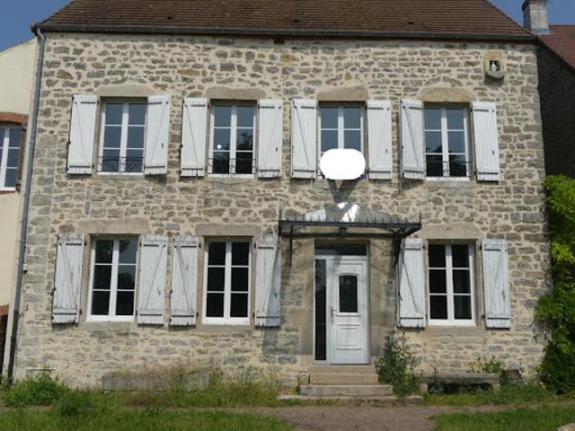 Vente Maison 9 pièces 198 m2 Clamerey
