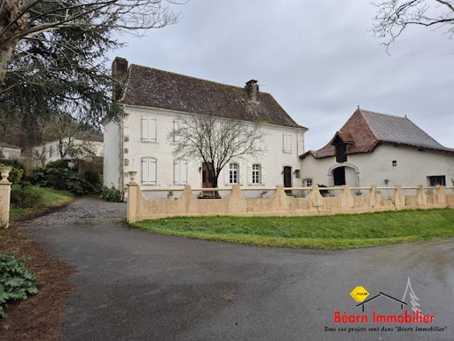 Vente Maison 9 pièces 208 m2 Castagnede