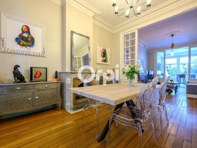 Vente Maison 9 pièces 208 m2 Douai