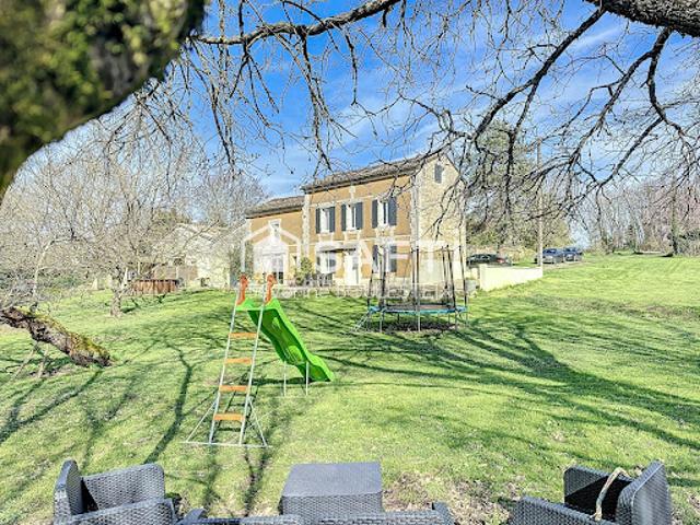 Vente Maison 9 pièces 200 m2 Angouleme