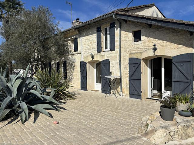 Vente Maison 9 pièces 200 m2 Prignac et Marcamps