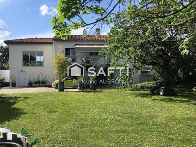 Vente Maison 9 pièces 202 m2 Saint Pierre d'Amilly