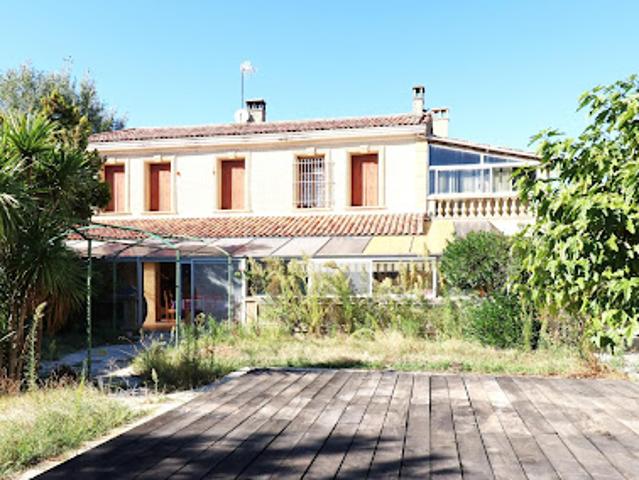 Vente Maison 9 pièces 215 m2 Sénas