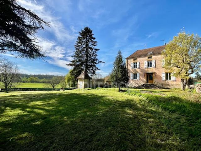 Vente Maison 9 pièces 217 m2 Saint Pierre la Noaille