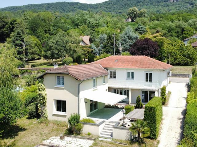 Vente Maison 9 pièces 219 m2 Lagnieu
