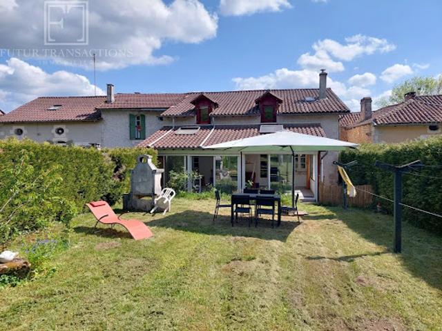 Vente Maison 9 pièces 210 m2 Bourdeilles