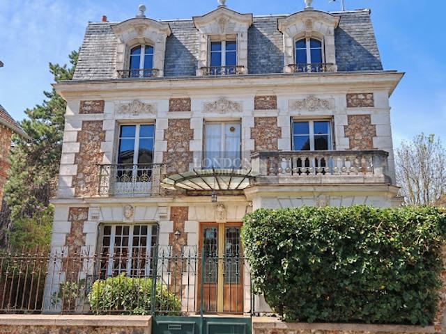 Vente Maison 9 pièces 210 m2 Versailles