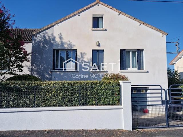 Vente Maison 9 pièces 211 m2 Angouleme