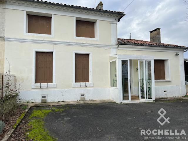 Vente Maison 9 pièces 212 m2 Burie