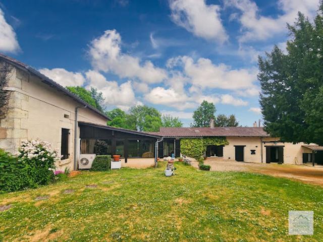Vente Maison 9 pièces 213 m2 Saint Astier