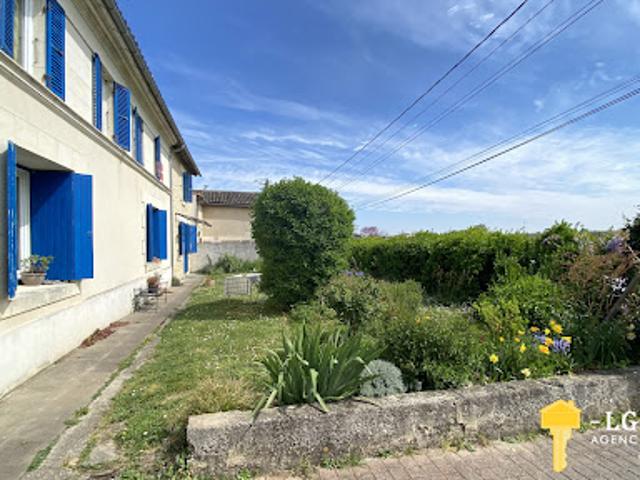 Vente Maison 9 pièces 226 m2 Saint Fort sur Gironde