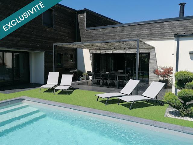 Vente Maison 9 pièces 220 m2 Aiffres