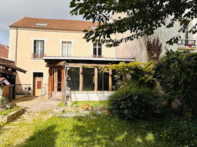 Vente Maison 9 pièces 220 m2 Gonesse
