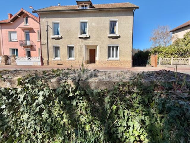 Vente Maison 9 pièces 220 m2 Saint Denis de Cabanne