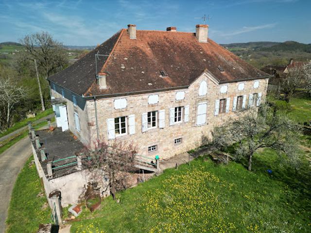 Vente Maison 9 pièces 220.85 m2 La Chapelle aux Saints
