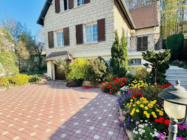 Vente Maison 9 pièces 222 m2 Verneuil en Halatte