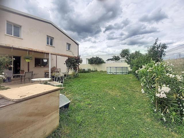 Vente Maison 9 pièces 222 m2 Villeneuve