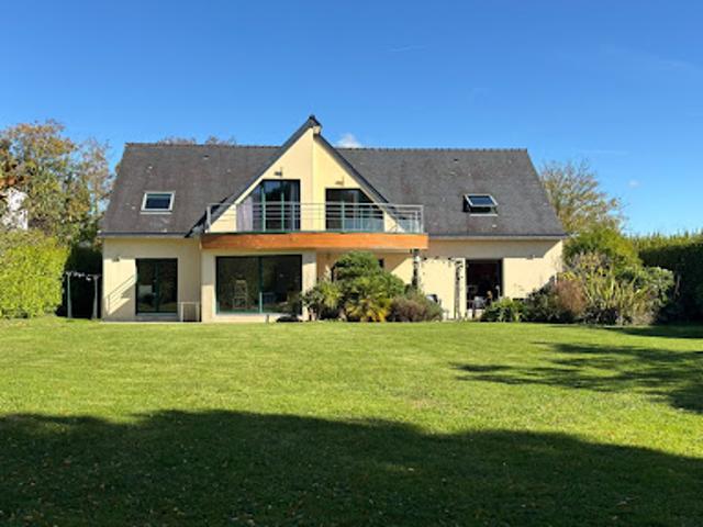 Vente Maison 9 pièces 223 m2 Plonéour Lanvern