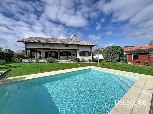 Vente Maison 9 pièces 235 m2 Gujan Mestras