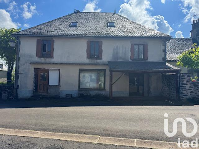 Vente Maison 9 pièces 236 m2 Saint Bonnet de Salers