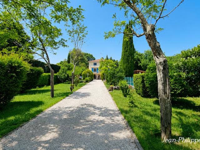 Vente Maison 9 pièces 237 m2 Besse sur Issole