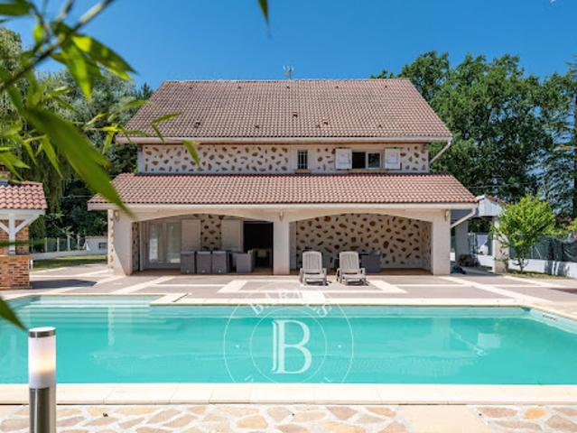 Vente Maison 9 pièces 238 m2 Tignieu Jameyzieu