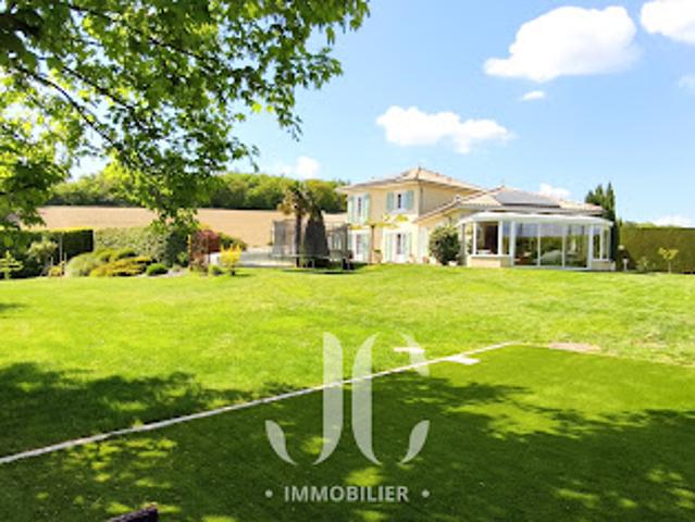 Vente Maison 9 pièces 230.25 m2 Ampuis