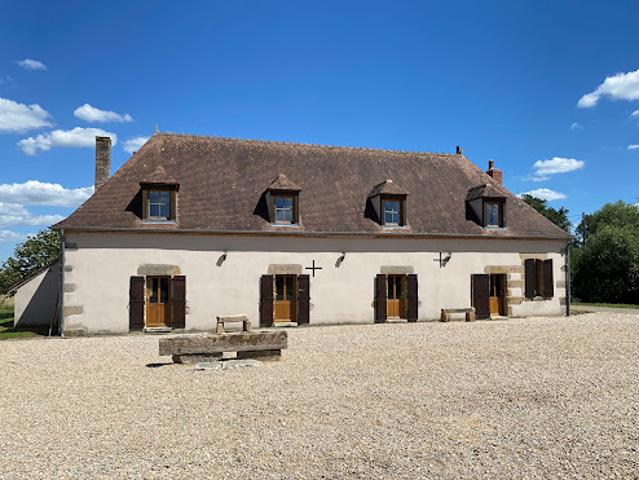 Vente Maison 9 pièces 230.6 m2 Saint Léopardin d'Augy