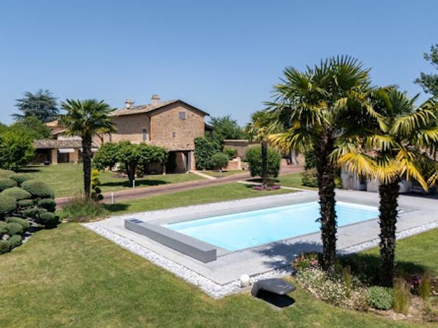 Vente Maison 9 pièces 231 m2 Varennes lès Mâcon
