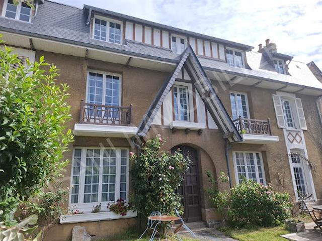 Vente Maison 9 pièces 233.82 m2 Etretat