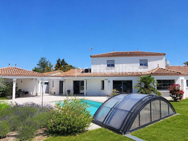 Vente Maison 9 pièces 245 m2 La Roche sur Yon
