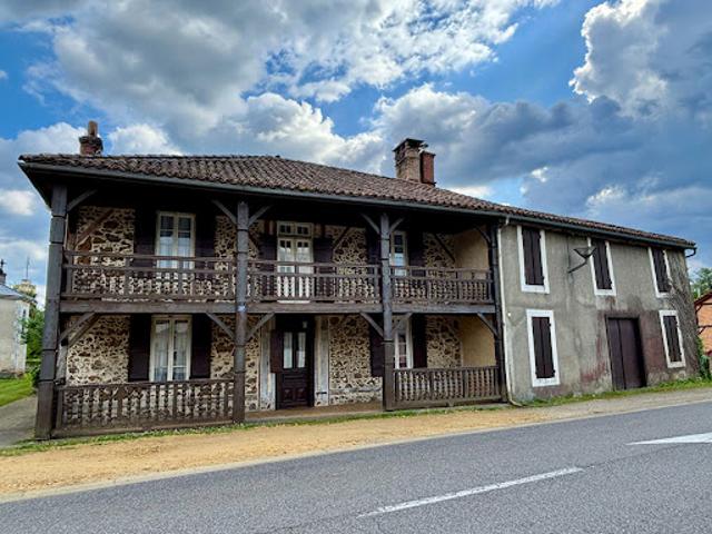 Vente Maison 9 pièces 246 m2 Sabres