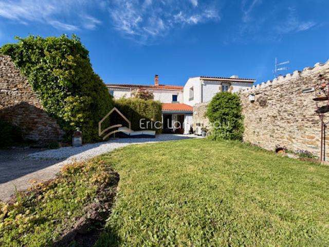 Vente Maison 9 pièces 247 m2 Talmont Saint Hilaire