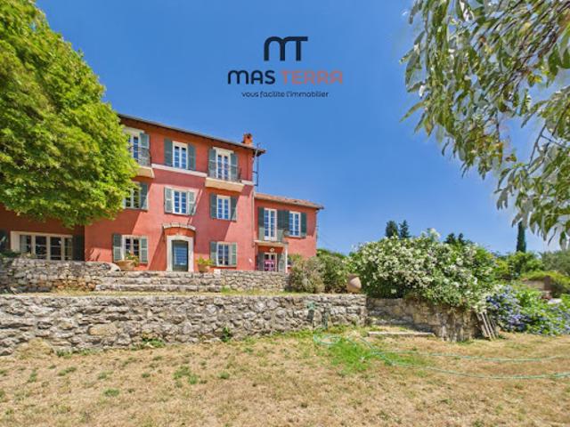 Vente Maison 9 pièces 247.9 m2 Châteauneuf Grasse